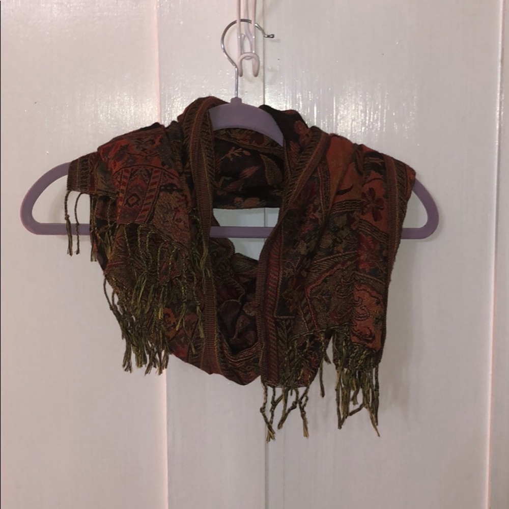 Perfect for Fall🍁🍂 Beautiful Fall Colored Scarf